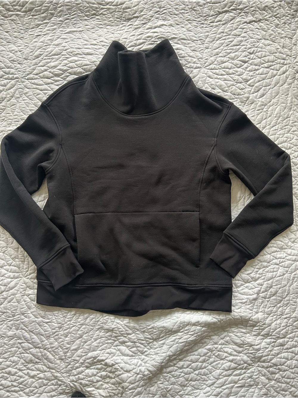 Lululemon Kick The Cold Funnel Neck Sweatshirt Black Size 6 Excellent Condition